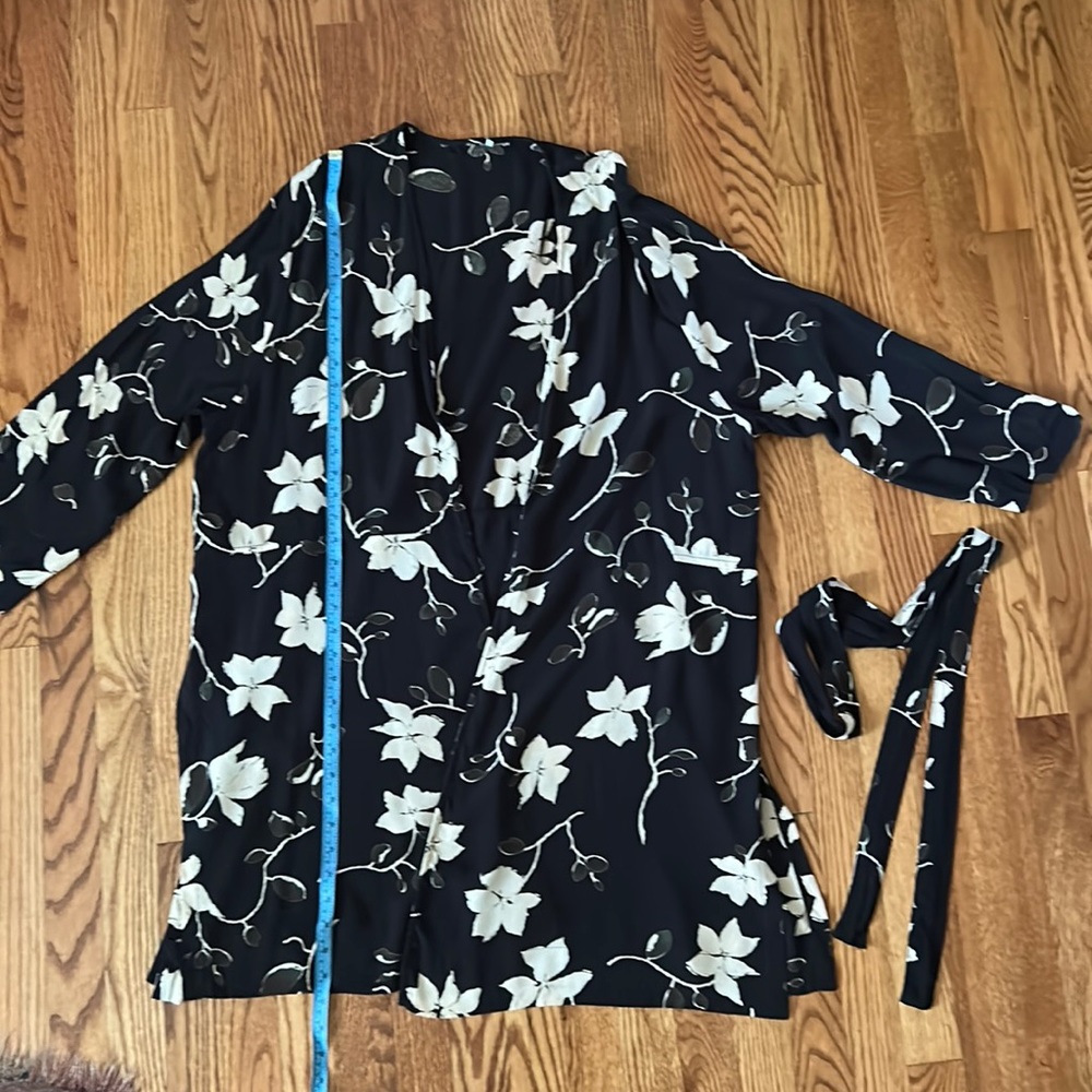 Gianni Kimono robe with self belt sz 36